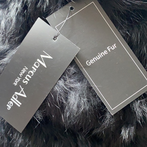 Elegant Marcus Adler Colorblock Rabbit Fur Vest: One-Size Wonder - Picture 6 of 7